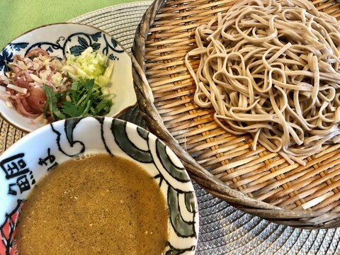 在宅ランチ♪ごま香る香味たっぷりのつけ蕎麦